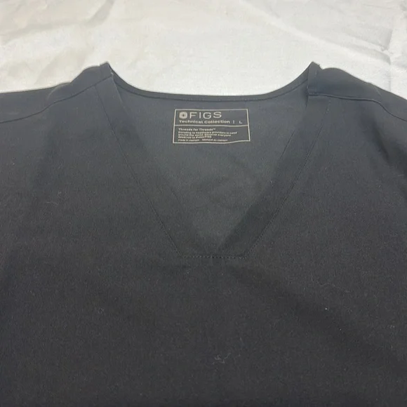 Figs scrub top black size large technical collection - Picture 3 of 4